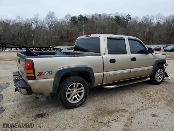 2004 GMC Sierra 1500 Crew Cab SLT with VIN 2GTEK13T241322239, listed as a Copart auction lot 87330684 with 255,473 mi miles and Salvage Title. Bid and sale history available at carsss.com. Image 3.