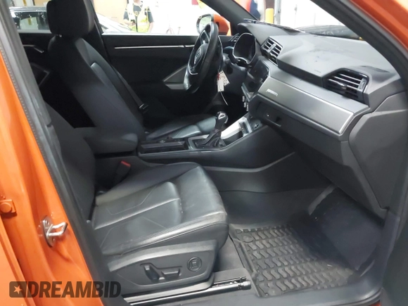 2023 Audi Q3 S line Premium z VIN WA1DECF3XP1112714, wystawiony jako IAAI lot #41918405 z przebiegiem 30 969 mil mil oraz . Historia ofert i sprzedaży dostępna na DreamBid. Obrazek 5.