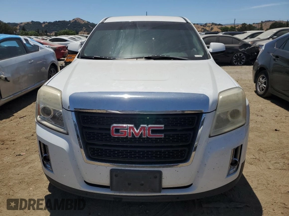 2014 GMC Terrain SLE z VIN 2GKALMEK0E6145555, wystawiony jako Copart lot #60759175 z przebiegiem 235 015 mil mil oraz Czysty tytuł • Clean title. Historia ofert i sprzedaży dostępna na DreamBid. Obrazek 5.