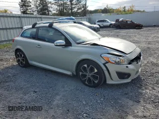 2011 Volvo C30 z VIN YV1672MK5B2193874, wystawiony jako Copart lot #74804384 z przebiegiem 204 997 mil mil oraz Szkody całkowita. Historia ofert i sprzedaży dostępna na DreamBid. Obrazek 4.