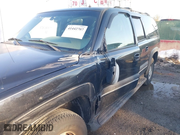 2002 Chevrolet Suburban Z71 with VIN 3GNFK16Z42G199561, listed as a IAAI auction lot 41442707 with 229,823 mi miles. Bid and sale history available at carsss.com. Image 18.