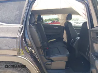 2021 Volkswagen Atlas SE with VIN 1V2WR2CAXMC586838, listed as a IAAI auction lot 42581657 with 60,922 mi miles and . Bid and sale history available at DreamBid. Image 8.