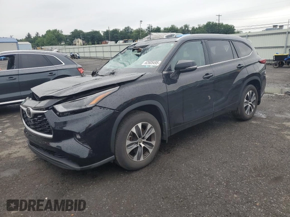 2022 Toyota Highlander XLE with VIN 5TDGZRBH7NS241862, listed as a Copart auction lot 62605495 with 29,080 mi miles and Salvage title. Bid and sale history available at DreamBid. Image 1.