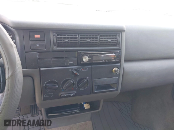 1997 Volkswagen EuroVan CV с VIN WV2EH8705VH077041, выставлен на аукционе IAAI как лот 42481515 с пробегом 144 миль миль и . История ставок и продаж доступна на DreamBid. Изображение 15.