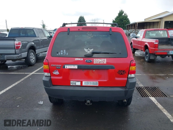 2002 Ford Escape XLT Choice with VIN 1FMCU04122KD84869, listed as a IAAI auction lot 41797569 with 181,346 mi miles. Bid and sale history available at carsss.com. Image 17.