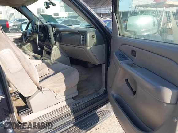 2006 Chevrolet Tahoe LT with VIN 1GNEC13Z36R148295, listed as a IAAI auction lot 40994381 with 274,334 mi miles. Bid and sale history available at carsss.com. Image 5.