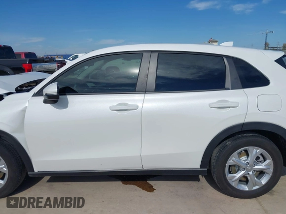 2024 Honda HR-V LX with VIN 3CZRZ1H36RM755403, listed as a IAAI auction lot 41677580 with 15,392 mi miles. Bid and sale history available at carsss.com. Image 15.