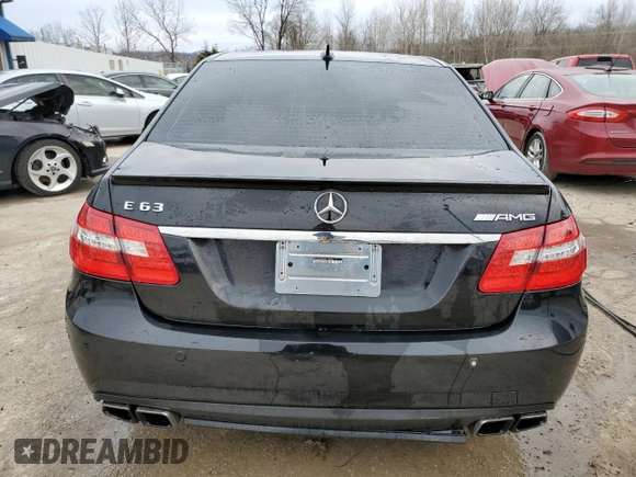 2010 Mercedes-Benz E 63 AMG z VIN WDDHF7HB8AA113602, wystawiony jako Copart lot #43761285 z przebiegiem 115 128 mil mil oraz Nie do naprawy • Non repairable. Historia ofert i sprzedaży dostępna na DreamBid. Obrazek 6.