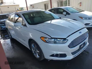 2016 Ford Fusion Titanium Hybrid with VIN 3FA6P0RU1GR191813, listed as a IAAI auction lot 41560954 with 86,922 mi miles. Bid and sale history available at carsss.com. Image 1.