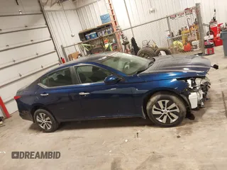 2019 Nissan Altima 2.5 S with VIN 1N4BL4BW6KC152381, listed as a IAAI auction lot 41340876 with 60,540 mi miles. Bid and sale history available at carsss.com. Image 13.