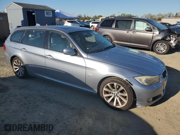 2010 BMW 3 Series 328i xDrive with VIN WBAUU3C59AA544780, listed as a Copart auction lot 50267095 with Not Provided miles and Salvage Title. Bid and sale history available at DreamBid. Image 4.