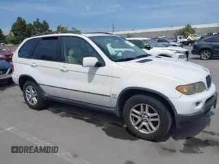 2005 BMW X5 3.0i with VIN 5UXFA135X5LY01429, listed as a IAAI auction lot 42045899 with 158,533 mi miles. Bid and sale history available at carsss.com. Image 1.
