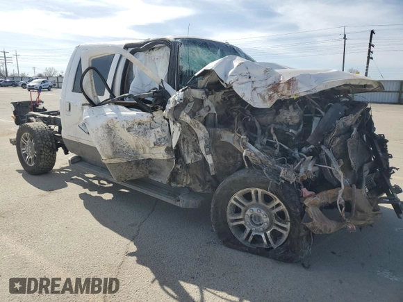2015 Ford F-350 Platinum with VIN 1FT8W3BT7FEB84326, listed as a Copart auction lot 48031485 with 232,118 mi miles and Salvage Title. Bid and sale history available at DreamBid. Image 4.