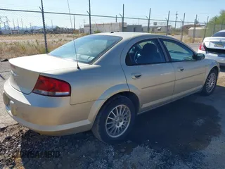2006 Chrysler Sebring z VIN 1C3EL46XX6N146558, wystawiony jako IAAI lot #42433120 z przebiegiem 123 781 mil mil oraz . Historia ofert i sprzedaży dostępna na DreamBid. Obrazek 4.