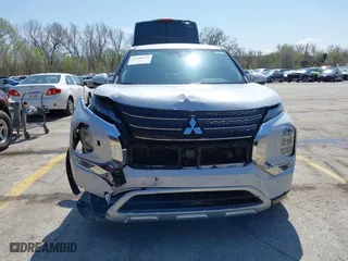 2024 Mitsubishi Outlander SE with VIN JA4J4VA88RZ085652, listed as a IAAI auction lot 41906179 with 6,532 mi miles. Bid and sale history available at carsss.com. Image 6.