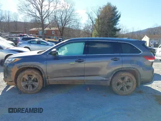 2017 Toyota Highlander Limited with VIN 5TDDZRFH7HS424700, listed as a IAAI auction lot 41637207 with 169,556 mi miles and . Bid and sale history available at DreamBid. Image 15.