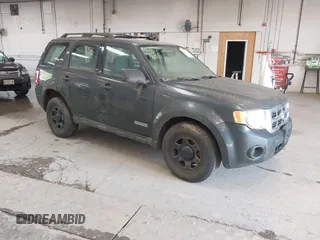 2008 Ford Escape XLS z VIN 1FMCU92Z98KB27455, wystawiony jako IAAI lot #42577135 z przebiegiem 212 567 mil mil oraz . Historia ofert i sprzedaży dostępna na DreamBid. Obrazek 1.