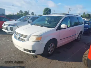 2010 Dodge Grand Caravan SXT z VIN 2D4RN5D10AR200217, wystawiony jako IAAI lot #42540925 z przebiegiem 239 247 mil mil oraz . Historia ofert i sprzedaży dostępna na DreamBid. Obrazek 2.