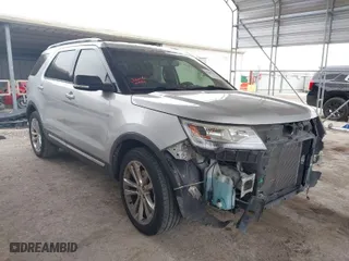 2019 Ford Explorer XLT with VIN 1FM5K7D86KGB38219, listed as a IAAI auction lot 41649954 with 65,997 mi miles. Bid and sale history available at carsss.com. Image 1.