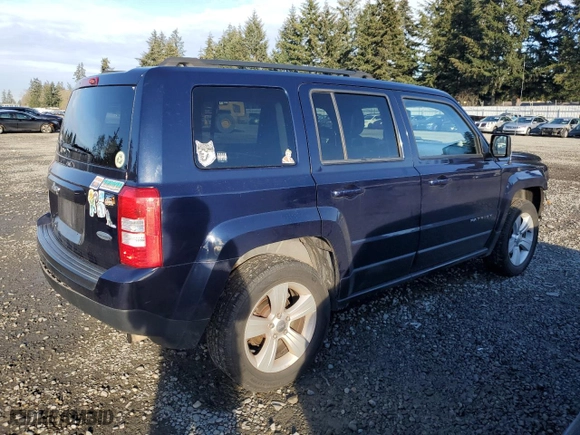 2016 Jeep Patriot High Altitude Edition with VIN 1C4NJRFB7GD742060, listed as a Copart auction lot 83271464 with 122,471 mi miles and Salvage Title. Bid and sale history available at carsss.com. Image 3.