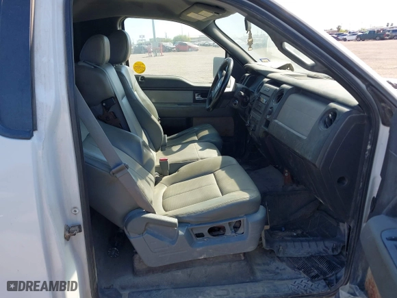 2014 Ford F-150 XL with VIN 1FTMF1CM6EKG10307, listed as a IAAI auction lot 41749365 with 32,939 mi miles. Bid and sale history available at carsss.com. Image 5.