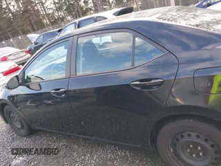 2018 Toyota Corolla L z VIN 2T1BURHEXJC098138, wystawiony jako IAAI lot #41935621 z przebiegiem 103 937 mil mil oraz . Historia ofert i sprzedaży dostępna na DreamBid. Obrazek 14.