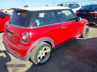 2008 MINI Hardtop S with VIN WMWMF73588TT89848, listed as a IAAI auction lot 41993191 with 145,668 mi miles and . Bid and sale history available at DreamBid. Image 4.
