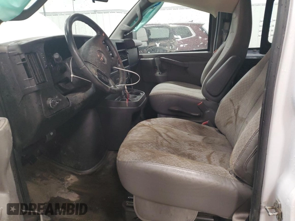 2022 GMC Savana Cargo z VIN 1GTW7AFP3N1290963, wystawiony jako Copart lot #45167374 z przebiegiem 43 924 mil mil oraz Szkoda całkowita • Salvage title. Historia ofert i sprzedaży dostępna na DreamBid. Obrazek 7.