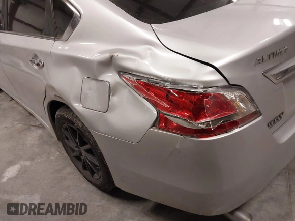 2015 Nissan Altima SV with VIN 1N4AL3APXFC428325, listed as a IAAI auction lot 41413555 with 136,778 mi miles and . Bid and sale history available at DreamBid. Image 13.