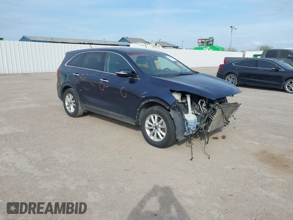 2019 Kia Sorento LX z VIN 5XYPG4A57KG477968, wystawiony jako IAAI lot #41886631 z przebiegiem 129 501 mil mil oraz . Historia ofert i sprzedaży dostępna na DreamBid. Obrazek 1.
