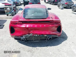 2024 Lotus Emira First Edition z VIN SCCLEKAX6RHA24762, wystawiony jako IAAI lot #41706519 z przebiegiem 720 mil mil oraz . Historia ofert i sprzedaży dostępna na DreamBid. Obrazek 6.