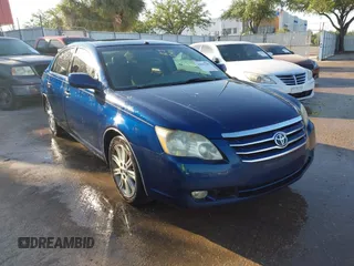 2007 Toyota Avalon XL with VIN 4T1BK36B57U241449, listed as a IAAI auction lot 42035298 with 199,662 mi miles. Bid and sale history available at carsss.com. Image 1.