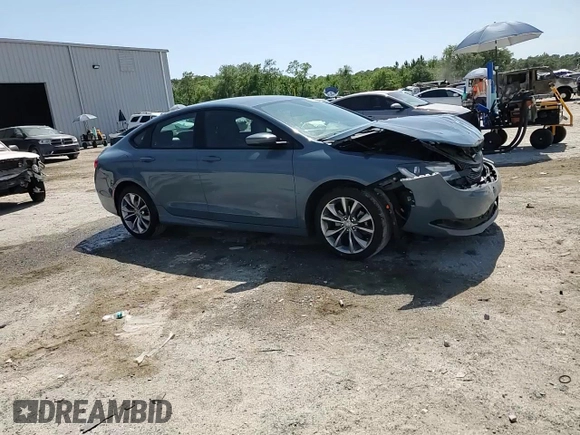 2015 Chrysler 200 S z VIN 1C3CCCBB7FN563423, wystawiony jako Copart lot #57264275 z przebiegiem 106 859 mil mil oraz Szkoda całkowita • Salvage title. Historia ofert i sprzedaży dostępna na DreamBid. Obrazek 13.