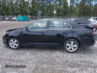 2009 Volkswagen Jetta SE с VIN 3VWRZ71KX9M128808, выставлен на аукционе IAAI как лот 42378792 с пробегом 215 537 миль миль и . История ставок и продаж доступна на DreamBid. Изображение 14.