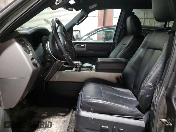 2015 Ford Expedition XLT z VIN 1FMJU1JT7FEF38984, wystawiony jako Copart lot #42081555 z przebiegiem 101 225 mil mil oraz Szkoda całkowita • Salvage title. Historia ofert i sprzedaży dostępna na DreamBid. Obrazek 7.