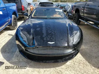 2019 Aston Martin DB11 z VIN SCFRMFCW9KGM05896, wystawiony jako Copart lot #78158154 z przebiegiem Nie podano mil oraz Nie do naprawy. Historia ofert i sprzedaży dostępna na DreamBid. Obrazek 5.