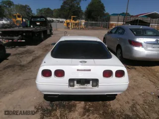 1994 Chevrolet Corvette with VIN 1G1YY22P9R5107851, listed as a IAAI auction lot 42000934 with 87,677 mi miles. Bid and sale history available at carsss.com. Image 16.