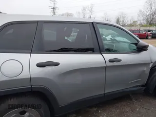 2016 Jeep Cherokee Sport with VIN 1C4PJMAB7GW276671, listed as a IAAI auction lot 42016498 with 201,410 mi miles. Bid and sale history available at carsss.com. Image 14.