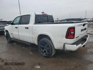 2025 Ram 1500 Big Horn z VIN 1C6RRFFG9SN575912, wystawiony jako Copart lot #47302575 z przebiegiem 12 559 mil mil oraz Czysty tytuł • Clean title. Historia ofert i sprzedaży dostępna na DreamBid. Obrazek 2.