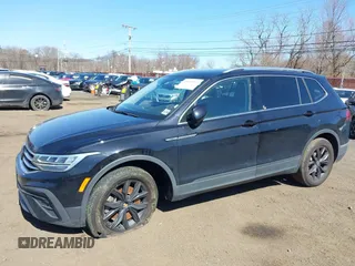 2024 Volkswagen Tiguan SE z VIN 3VVMB7AX0RM048335, wystawiony jako IAAI lot #41810972 z przebiegiem 29 467 mil mil oraz . Historia ofert i sprzedaży dostępna na DreamBid. Obrazek 17.