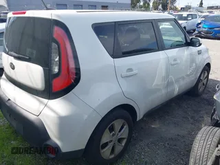 2015 Kia Soul z VIN KNDJN2A27F7230622, wystawiony jako IAAI lot #41598447 z przebiegiem 234 233 mil mil oraz . Historia ofert i sprzedaży dostępna na DreamBid. Obrazek 4.