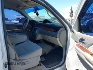 2007 GMC Yukon SLE w/3SA with VIN 1GKFC13C77R301193, listed as a IAAI auction lot 41995771 with 274,631 mi miles. Bid and sale history available at carsss.com. Image 5.