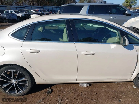 2016 Buick Verano Sport Touring with VIN 1G4PW5SK4G4138017, listed as a IAAI auction lot 41229845 with 86,049 mi miles. Bid and sale history available at carsss.com. Image 13.