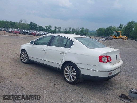 2007 Volkswagen Passat 2.0T with VIN WVWEK73C47P104958, listed as a IAAI auction lot 42482727 with 171,507 mi miles and . Bid and sale history available at DreamBid. Image 3.