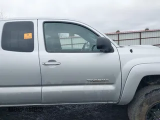 2006 Toyota Tacoma with VIN 5TEUU42N56Z216960, listed as a IAAI auction lot 41799319 with 260,116 mi miles. Bid and sale history available at carsss.com. Image 13.