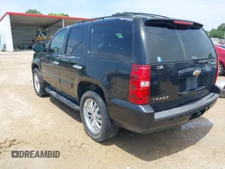 2007 Chevrolet Tahoe LT z VIN 1GNFC13J47J380225, wystawiony jako IAAI lot #42098510 z przebiegiem 248 352 mil mil oraz . Historia ofert i sprzedaży dostępna na DreamBid. Obrazek 3.