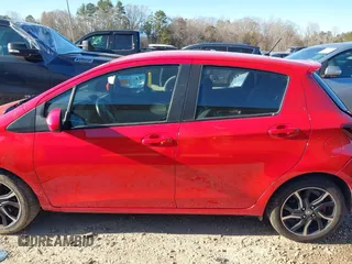 2015 Toyota Yaris L z VIN VNKKTUD32FA016609, wystawiony jako IAAI lot #41743420 z przebiegiem 63 855 mil mil oraz . Historia ofert i sprzedaży dostępna na DreamBid. Obrazek 14.