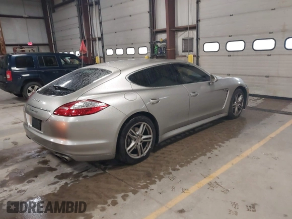 2012 Porsche Panamera S с VIN WP0AB2A71CL060068, выставлен на аукционе IAAI как лот 42309742 с пробегом 93 334 миль миль и . История ставок и продаж доступна на DreamBid. Изображение 4.