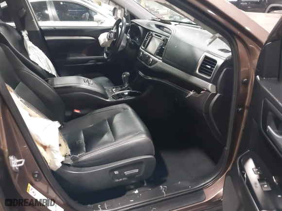 2019 Toyota Highlander SE with VIN 5TDJZRFH5KS973127, listed as a IAAI auction lot 41566877 with 63,557 mi miles. Bid and sale history available at carsss.com. Image 5.