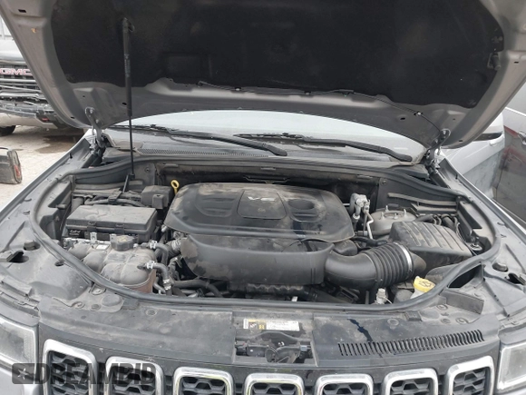 2018 Jeep Grand Cherokee Laredo E with VIN 1C4RJEAG8JC382825, listed as a IAAI auction lot 41288056 with 105,652 mi miles. Bid and sale history available at carsss.com. Image 10.